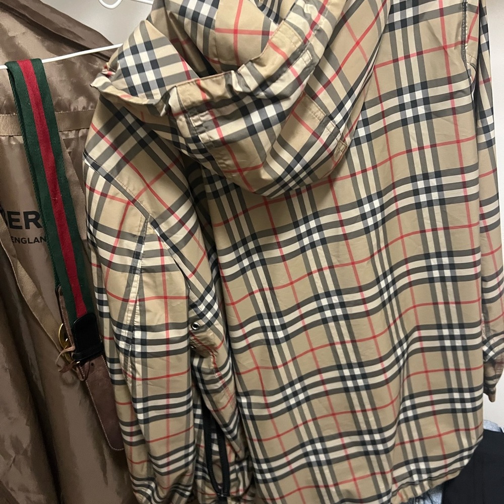 Authentic Burberry jacket - Picture 1 of 2